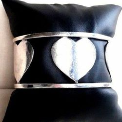 Authentic Vintage TIFFANY & CO. Heart Cuff Bracelet 2003 Collection