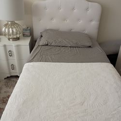 2 White Twin Beds with Mattress And Box