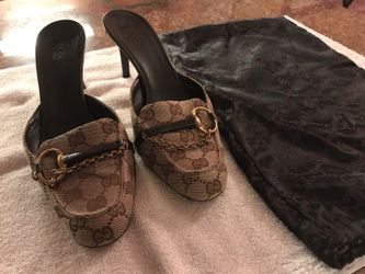 Gucci sandles size 8