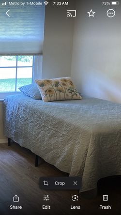 Green Bedspread And Pillow Sham