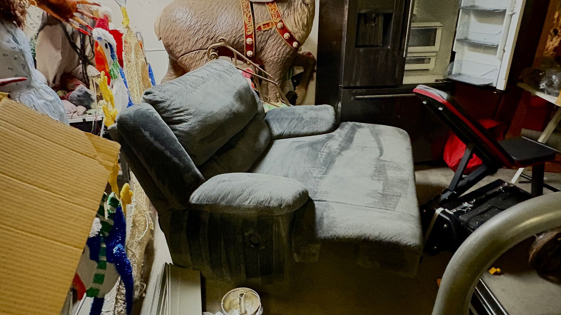 Oversize loveseat manual recliner