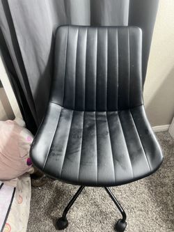 Office Chair/vanity 