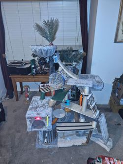 Large Multi-Level Cat Tree with Accessories