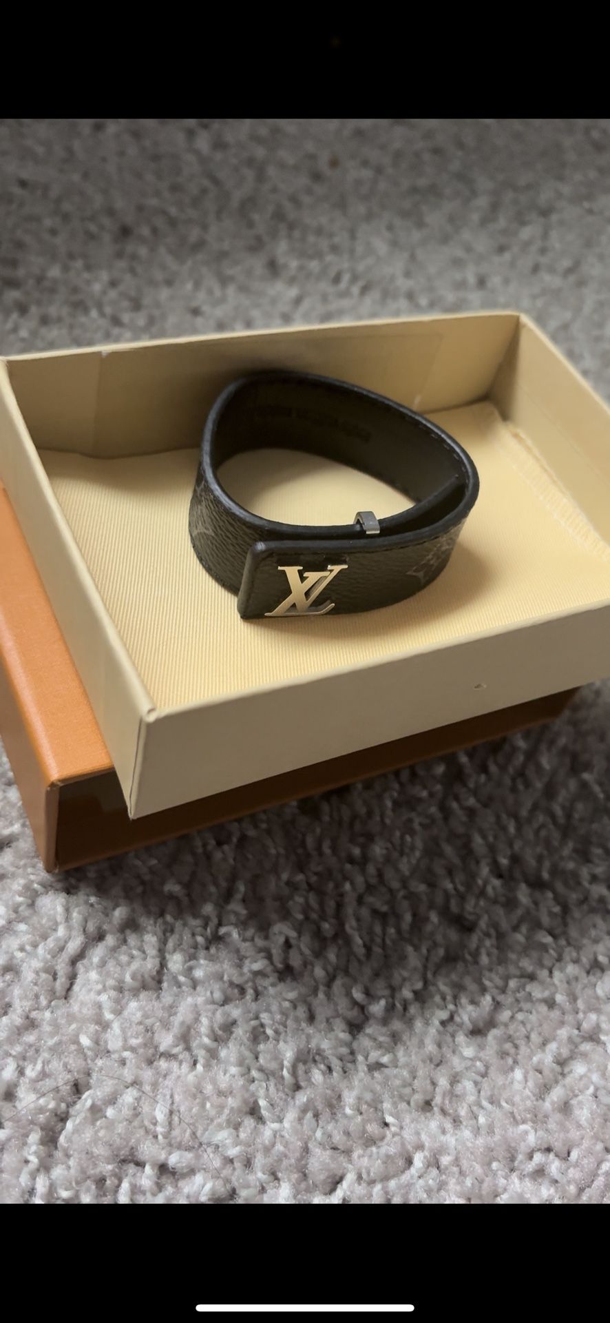 LV BRACELET