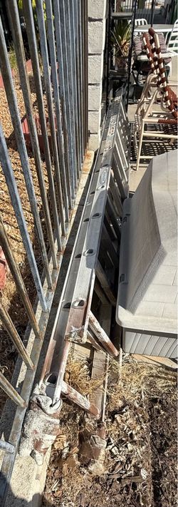 2 Story Aluminum Extension Ladder