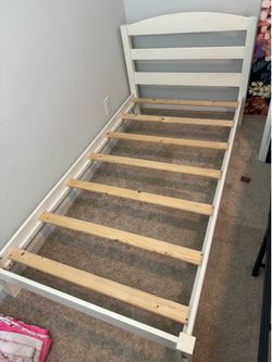 Twin bed wooden