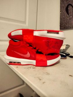 Basketball shoes size 10.5