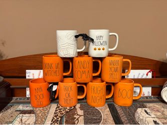 Rae Dunn Halloween Mugs, 6 PICS
