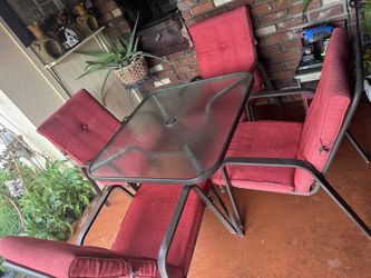 4 Chair And Table Patio Set
