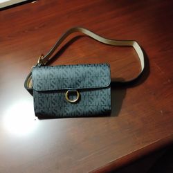 Black Steve Madden Belted Fanny pack Clutch (L)