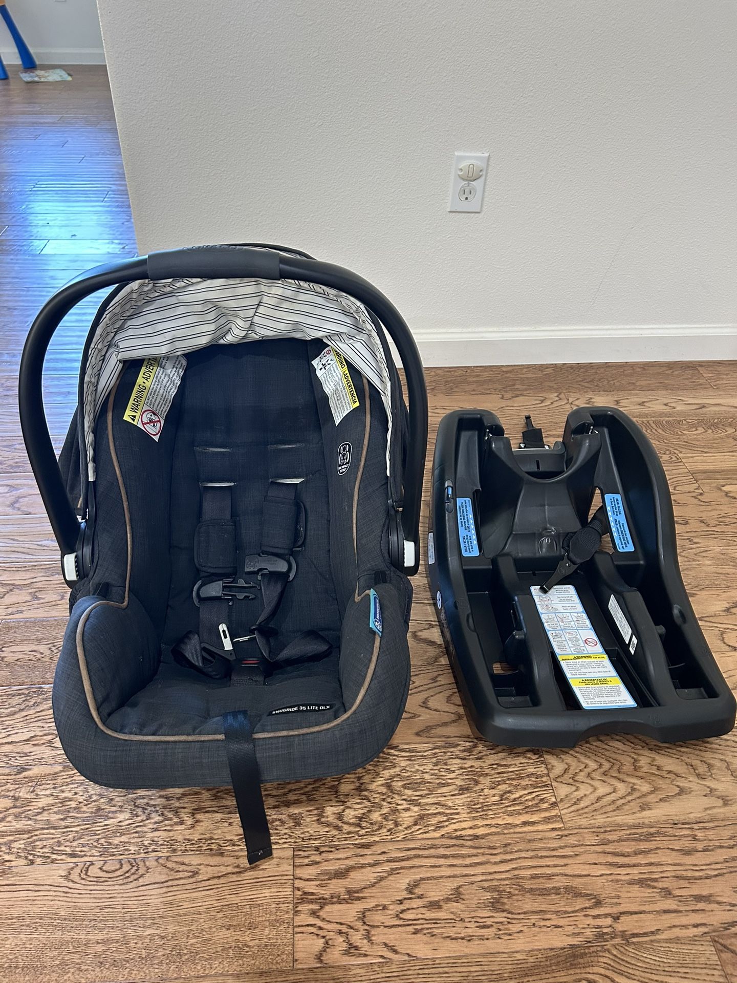 Graco Infant Car seat With Base