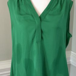 Deep Green Sleeveless V-Neck Blouse from Banana Republic (medium)