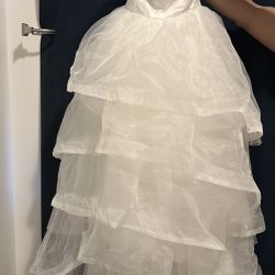 Elegant Wedding Dress + FREE Veil 