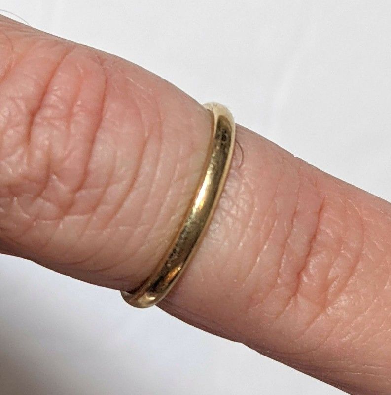 Women's 14k Solid Yellow Gold Comfort Fit Wedding Band