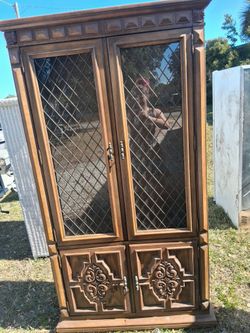 π₯ STUNNING VINTAGE WOOD DISPLAY CABINET β MUST SEE π₯