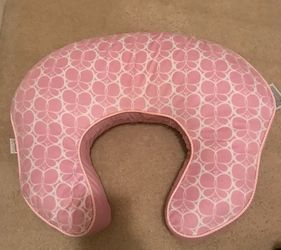 Comfort & Harmony mombo nursing pillows featuring a pink butterfly pattern.