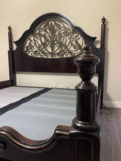 King bed / low profile box spring/ free king mattress