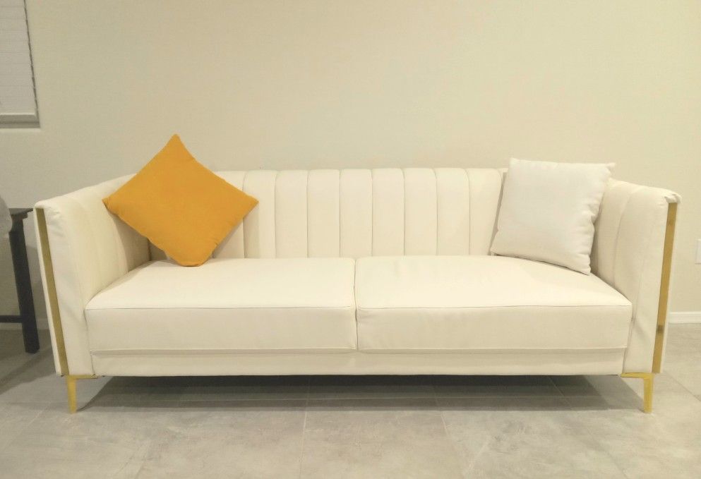 Very nice Modern Sofa 78"