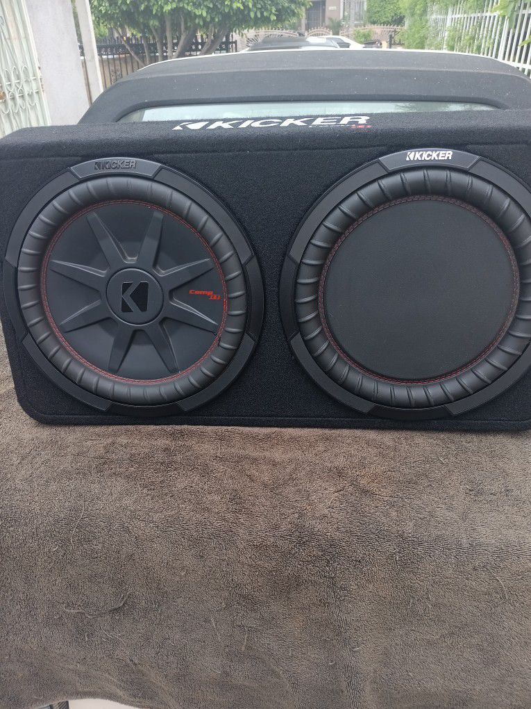 12ich Kicker RT Speaker 1100watt And Amplifier Kicker 