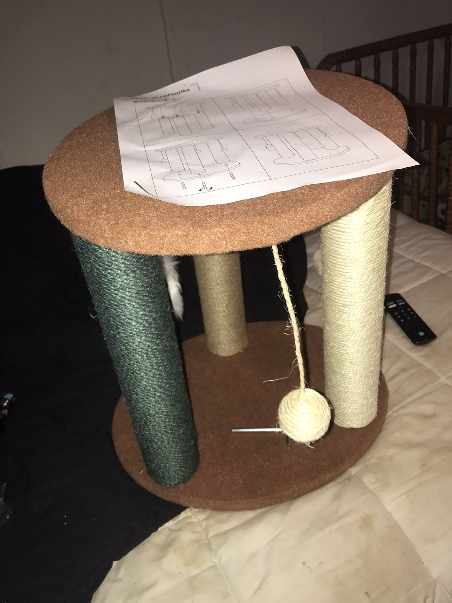 Birdflix Cat Scratching Post 