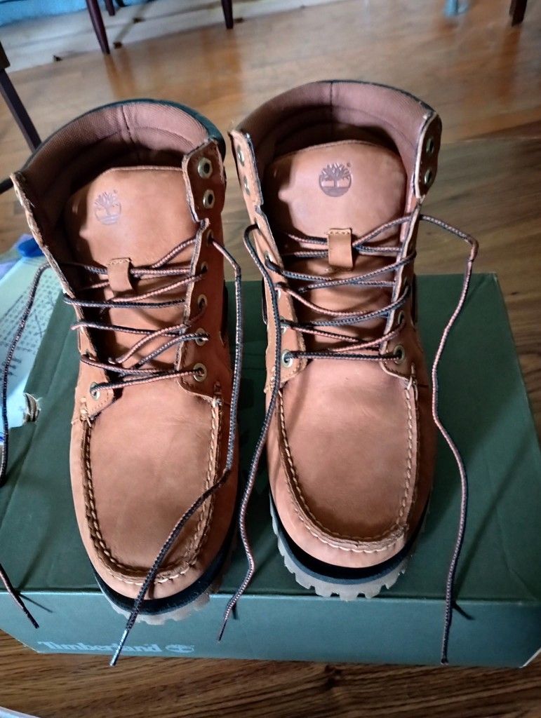 Timberland  Boots and Hat  