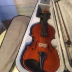 Violin like new.