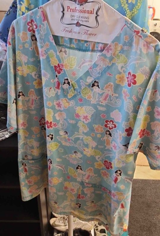 Women's Scrub Top