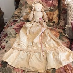 Pretty! Vintage Soft Cotton Country Doll !!!