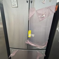 GE Refrigerator In Stainless Steel 