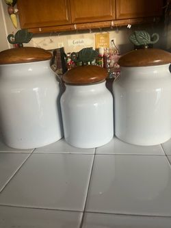 Fleur-de-lis Canister set.