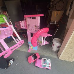 Barbie Dream House W/  Cars 
