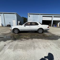 1991 Lexus LS 400