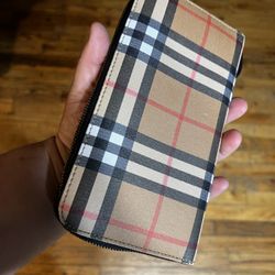 Burberry Women Wallet 