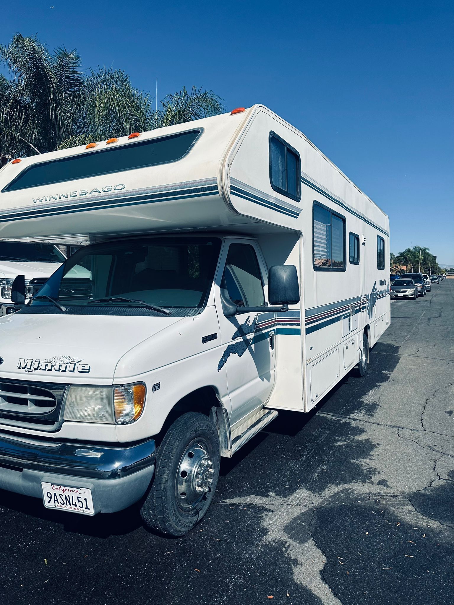 1998 Minni Winnebago RV