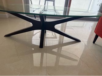 Coffee table: Beautiful mahogany and glass