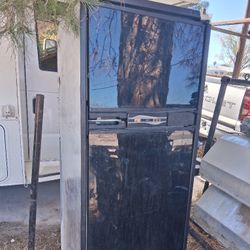$700 NORCOLD 8 CUBIC FT. 2 DOOR RV REFRIGERATOR 