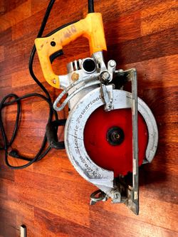 Circular  electric hand saw