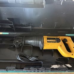 Dewalt DW30 Corded Reciprocating Saw Sawzall  Excellent with hard case