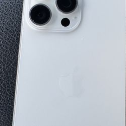 iPhone 15 Pro Max 1terabyte New No Scratches 