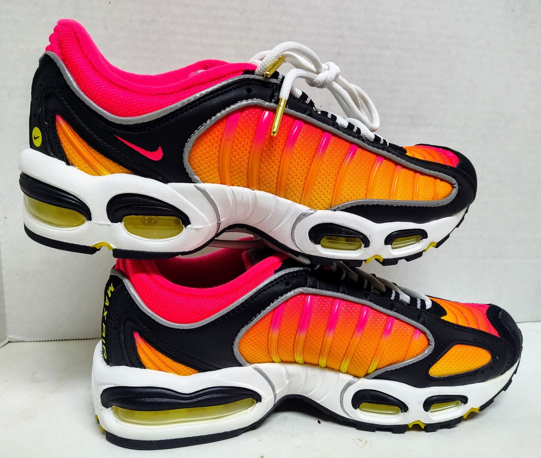 Nike Air Max Tailwind 4 Sunset Black Red Mens size 8 [CN9658-001]