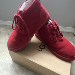 Woman’s Uggs Size 10 