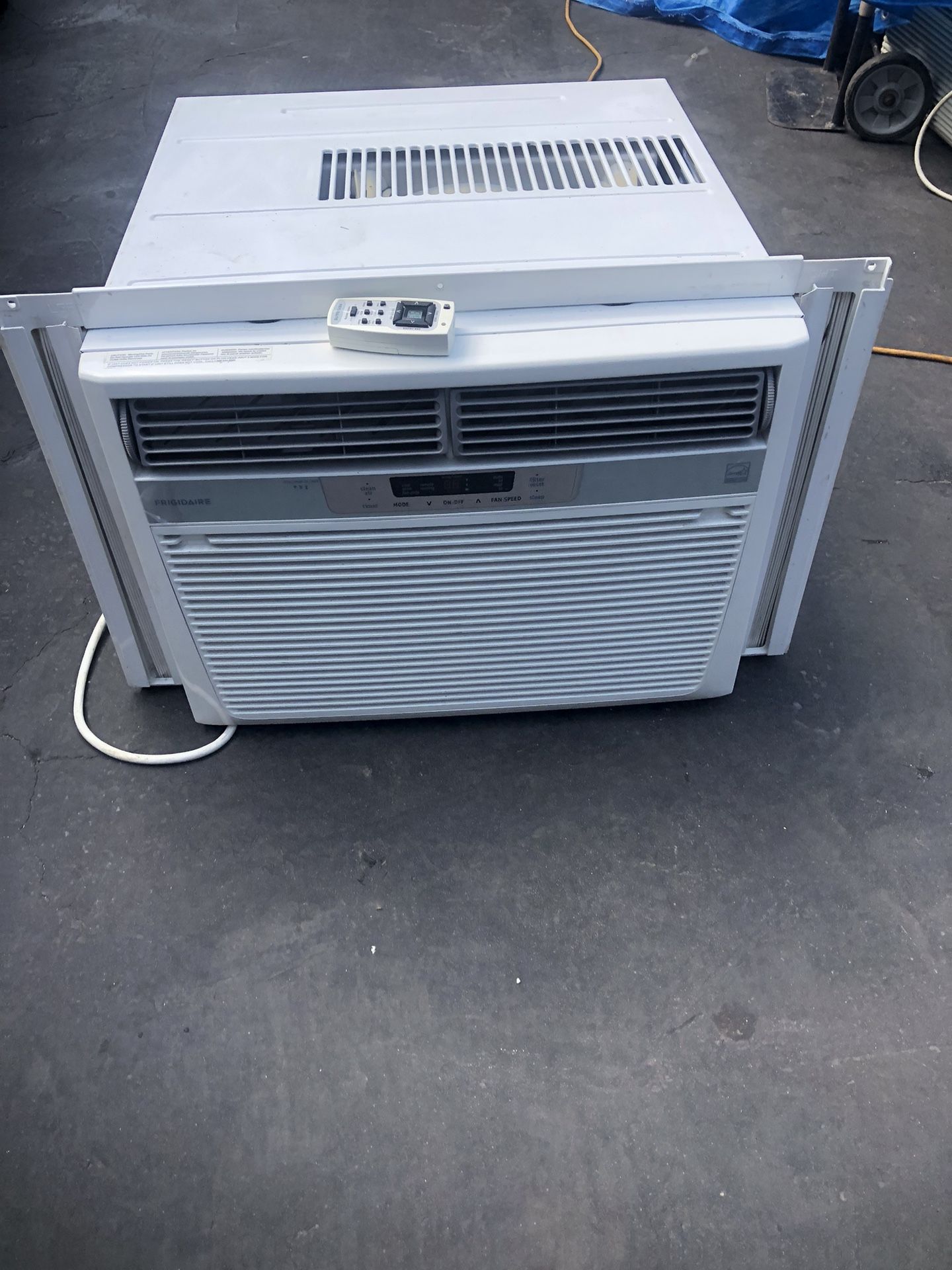 Very Good Condition Frigidaire Air Conditioner