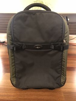 Clean Eagle Creek carry on roller suitcase