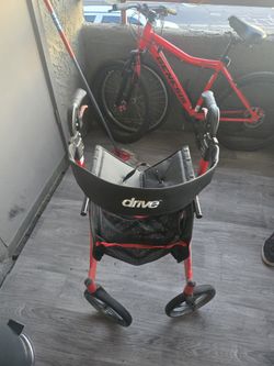 Eagle Series by Drive Medical F-22 Walker Rollator (Red Color) 🌱