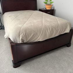 Queen Bed and nightstand / mattress FREE/