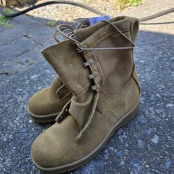 Brand new military Boots 9W