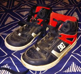 Boys DC high tops shoes size 1