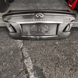 2012 Infinity M37s  trunk/deck/lid/hatch