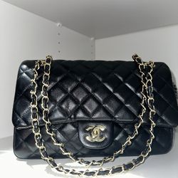 Chanel Jumbo flap bag for Sale in Arlington, TX - OfferUp