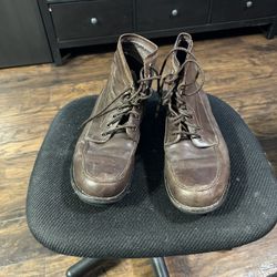 Men’s shoes, size 9m 